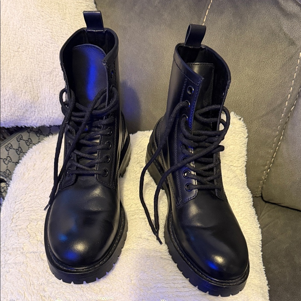Zara Men's Black Lace-Up Boots